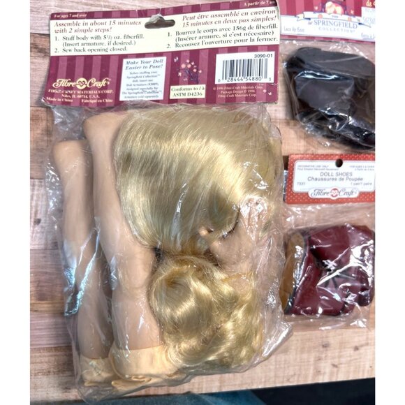 Springfield 18" Doll Kit W/ Blonde Hair, Shoes & Accessories Set - Picture 4 of 7
